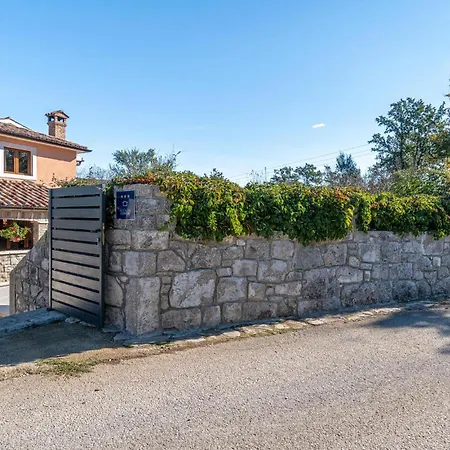 Gorgeous Home In Roc With Wifi *