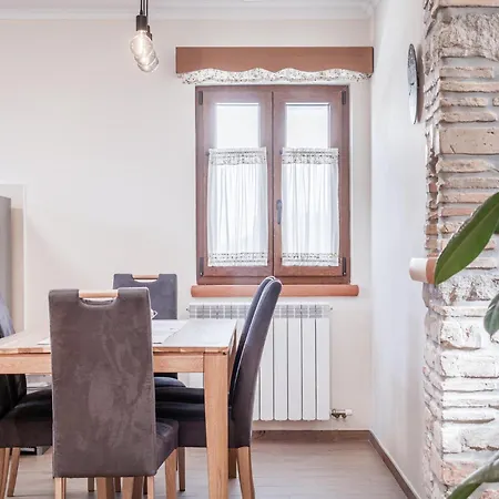 Gorgeous Home In Roc With Wifi